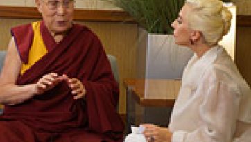 महापौरों के अमरीकी सम्मेलन को संबोधित करने से पहले लेडी गागा द्वारा साक्षात्कार