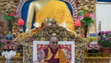 परम पावन दलाई लामा का युवा तिब्बती छात्रों के लिए - अात्मप्रेरित श्रद्धा के वृक्ष पर प्रवचन का दूसरा दिन