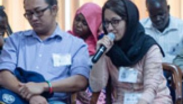 परम पावन दलाई लामा ' युवा नेताओं के विचार विनिमय ' में सम्मिलित होते हुए