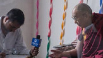 परम पावन दलाई लामा द्वारा स्थानीय समाचार एप्लिकेशन का प्रारंभ