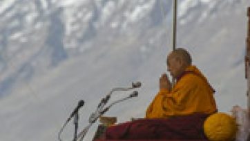 परम पावन दलाई लामा  ने  नेपाल भूकंप पर दुख  जताया