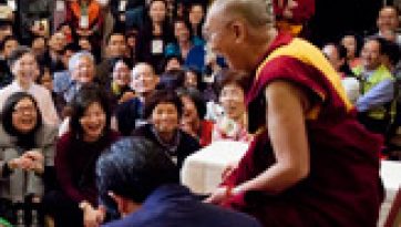 परम पावन दलाई लामा भारत लौटने के लिए टोक्यो से रवाना