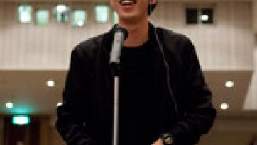 आइची  गकुएन  विश्वविद्यालय में छात्रों को संबोधन