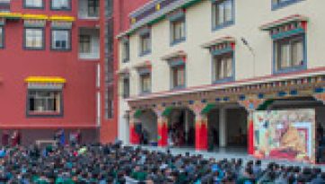 एक दीर्घायु अभिषेक,'बोधि पथ प्रदीप'और शेरबलिंग में दीर्घायु  समर्पण