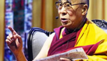 प्रातः बौद्ध धर्म प्रवचन, मध्याह्न में धर्मनिरपेक्ष नैतिकता पर प्रवचन