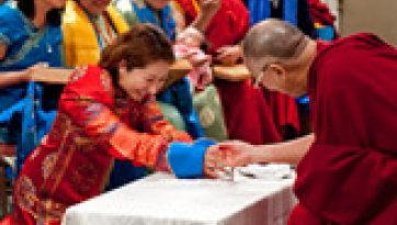 तिब्बतियों, मंगोलियाई और चीनियों के साथ भेंट के साथ जापान यात्रा की समाप्ति