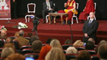 परम पावन दलाई लामा का करुणा की संस्कृति पर व्याख्यान