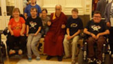 वर्तमान समाज में करुणा और सम्मान