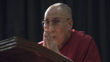 परम पावन दलाई लामा ने श्रीलंका में आई बाढ़ के नुकसान पर सहानुभूति व्यक्त की