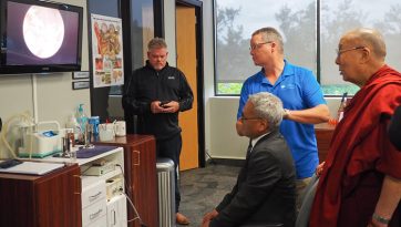 स्टार्की हियरिंग टेक्नोलॉजीस के अतिथि