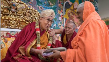  सेरा-मे महाविहार शास्त्रार्थ प्रांगण का उद्घाटन और प्रतीत्य समुत्पाद स्तुति 