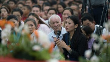 तिब्बती और हिमालय क्षेत्र के लोगों के साथ बैठक