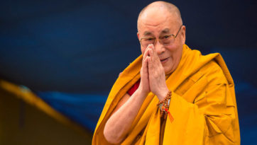 टी.सी.वी.(तिब्बतन चिल्ड्रन विलेज) में प्रवचन 